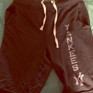 Yankees sweatpants shorts